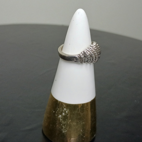 Vintage Sterling Silver Twisted Domed Ring - Picture 4 of 6